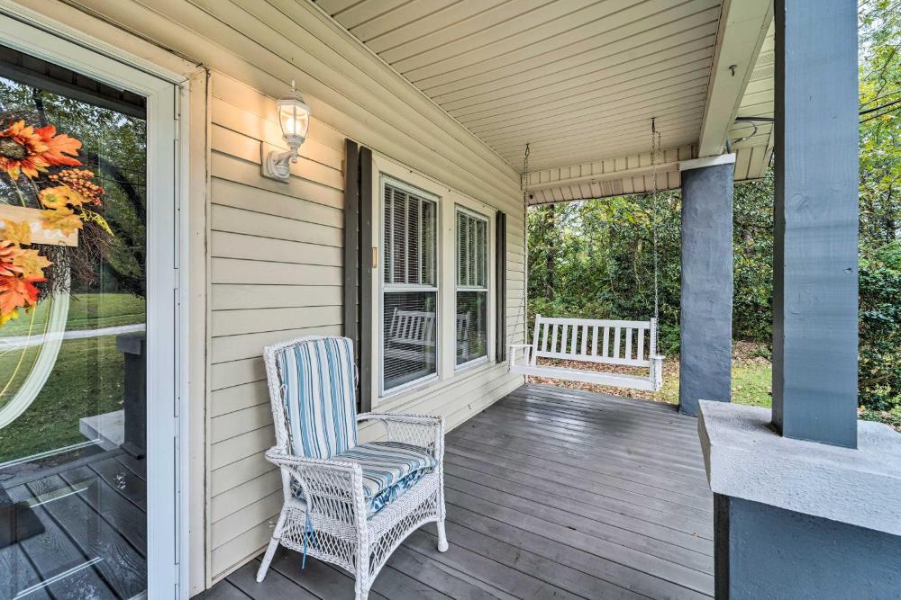 Burgaw House with Large Covered Porch and Swing!